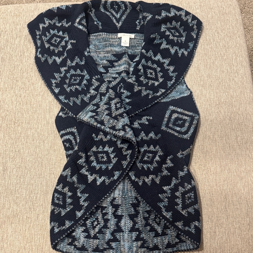 JohnPaulRichard Navy and Gray Geometric Sweater Vest